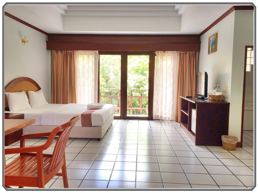 Thong Paeka Hotel Prasat Room photo